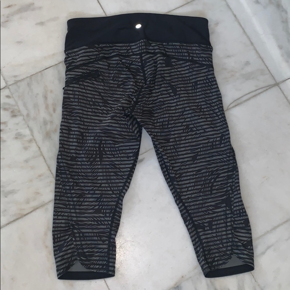 EUC. LULULEMON CROPS